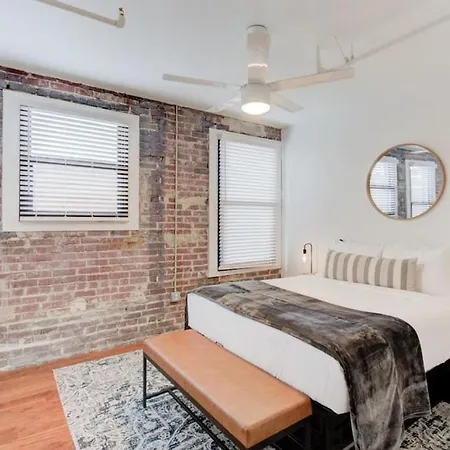 Sophisticated Apartment Downtown